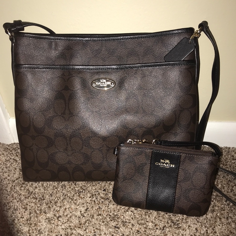 Coach black & brown crossbody with wristlet!